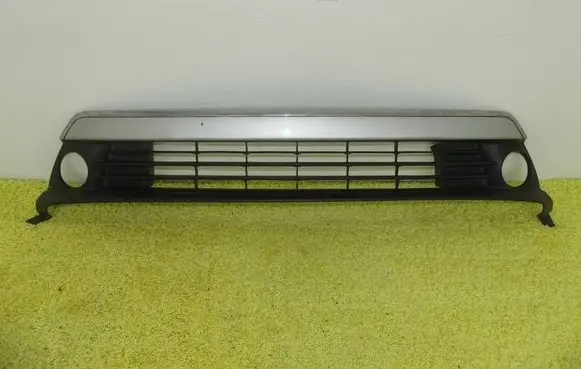 Toyota Prius c Front bumper lower grill 53102-47090
