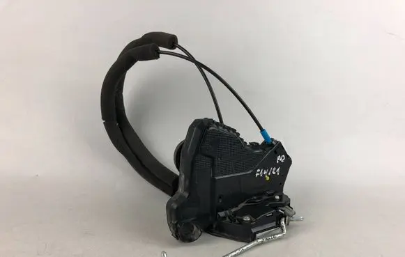 Subaru Forester SJ Front door lock 5032418