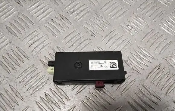 BMW 5 G30 G31 G38 Aerial antenna amplifier 9389561