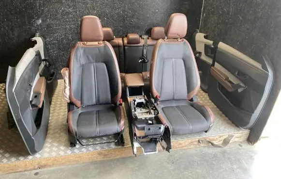 Seat set