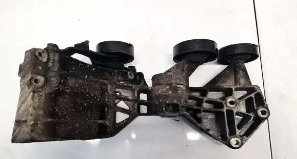 Mercedes-Benz A W169 Engine mounting bracket A6402021040