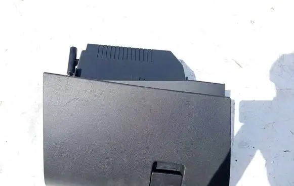Opel Astra H Glove box 13191459