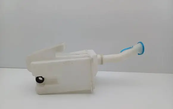 Daewoo Nubira Windshield washer fluid reservoir/tank