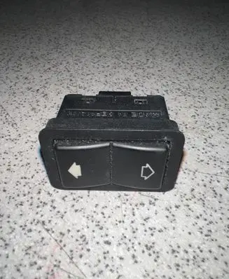 BMW 5 E39 Electric window control switch 8368974