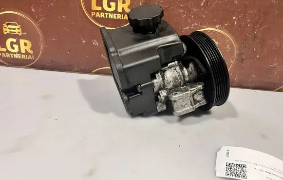 Mercedes-Benz Vito Viano W639 Power steering pump A0034667201