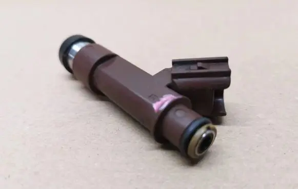 Lexus GX J120 Fuel injector 2325050060 0380852818