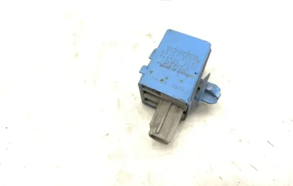 Toyota Prius (XW30) Central locking relay 8974730040 0689004580