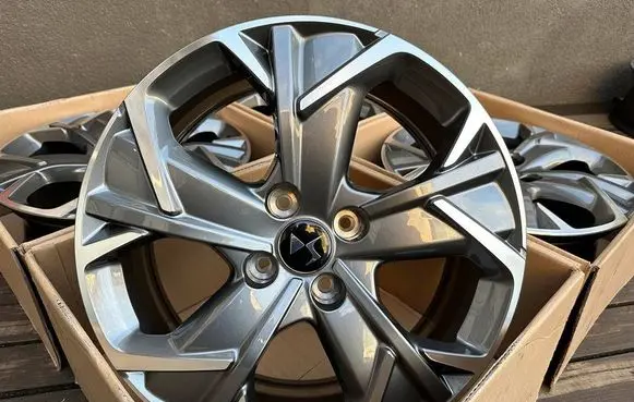 Citroen DS3 R17 alloy rim 9825287080