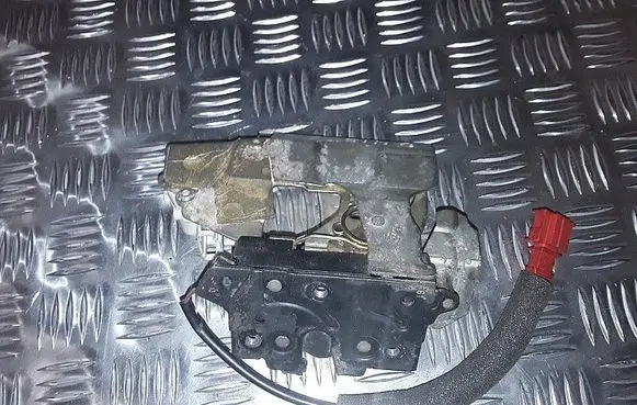 Ford Galaxy Tailgate/trunk/boot lock/catch/latch 7m2827501d