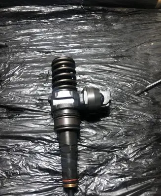 Skoda Superb B5 (3U) Fuel injector 038130073BH