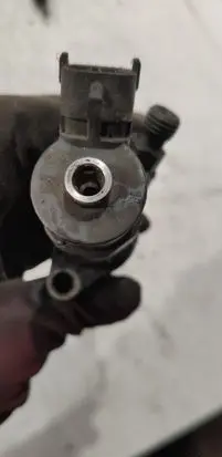 Peugeot 407 Fuel injector 0445110297