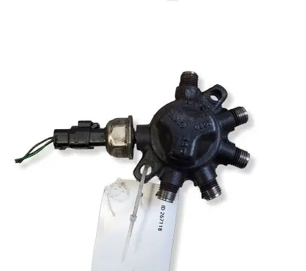 Renault Clio III Fuel distributor 8200584034 19144Z070B H8200334367