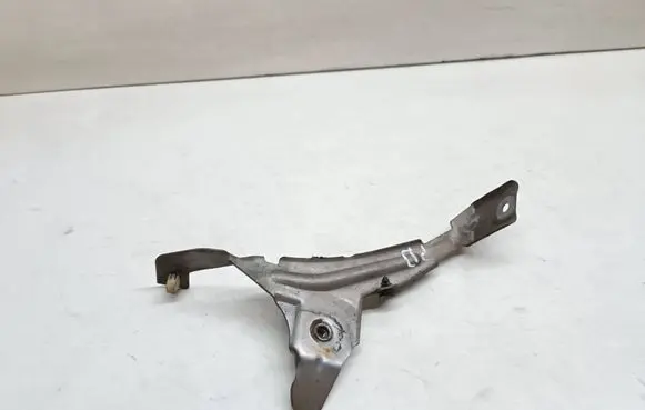 BMW 5 E60 E61 Fender mounting bracket 7161452 51647161452