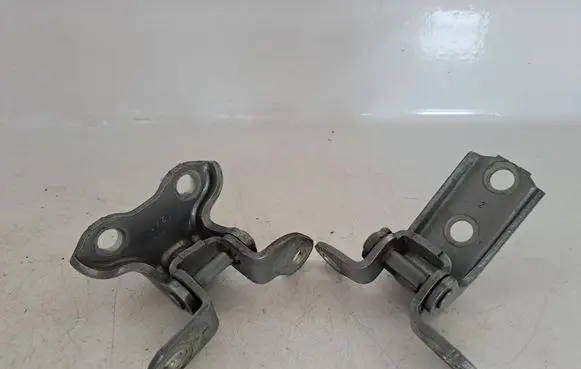 Toyota Avensis T270 Rear door hinge set 687600H010 687800H010