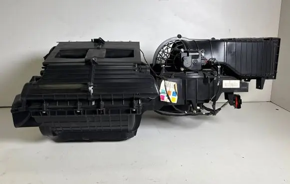 Ford Mustang V Interior heater climate box assembly housing DR3319B555AD