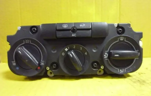 Volkswagen Jetta III Climate control unit 1K2820045B Y096 ++