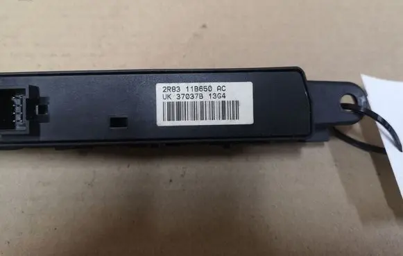 Jaguar S-Type A set of switches 2R8311B650AC UK37037B13G4