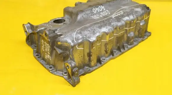Volkswagen Golf VII Oil sump 04l103603c