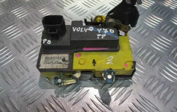 Volvo V70 Front door lock