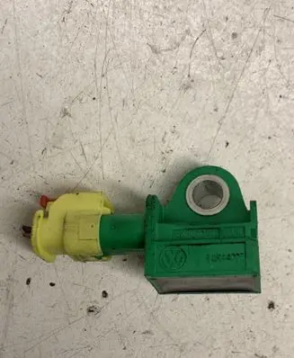 Volkswagen Golf VI Airbag deployment crash/impact sensor 5K0959351 5WK44000