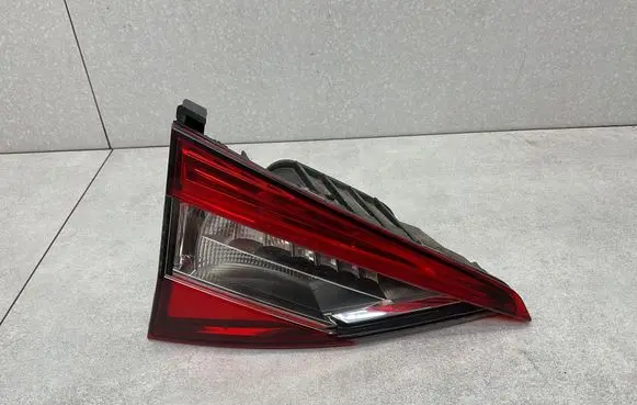 Skoda Superb B8 (3V) Tailgate rear/tail lights 3V9945307D 3V9945307