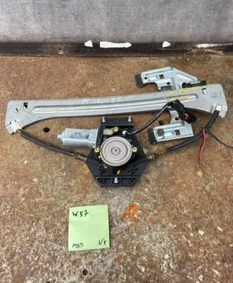 Chrysler PT Cruiser Rear door window regulator motor 40211111802