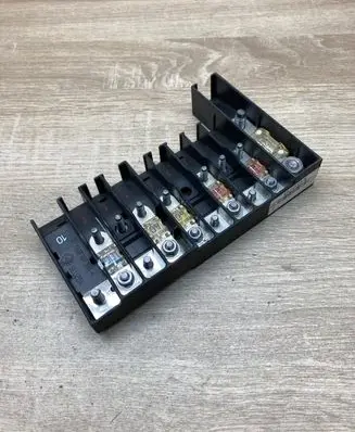 Volkswagen Transporter - Caravelle T5 Fuse module 7H0937550A