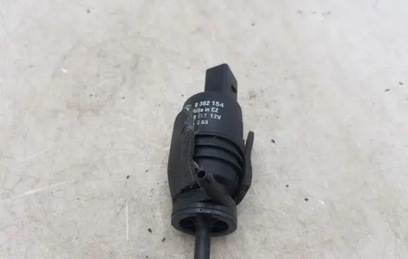 BMW 3 E46 Windscreen/windshield washer pump 8362154