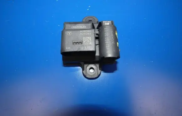 Mercedes-Benz C W205 Glow plug pre-heat relay A6519003003 15009007121