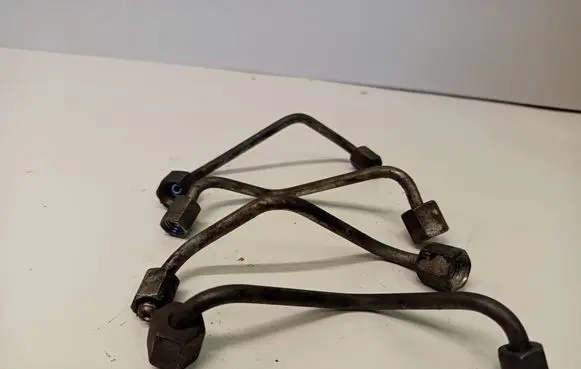 Hyundai Santa Fe Fuel injector supply line/pipe 
