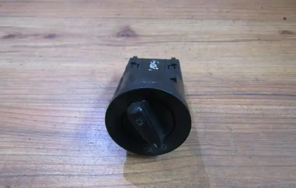 Volkswagen Golf IV Light switch