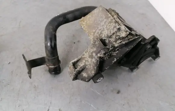 Audi Q7 4L Power steering pump mounting bracket 059145169AA