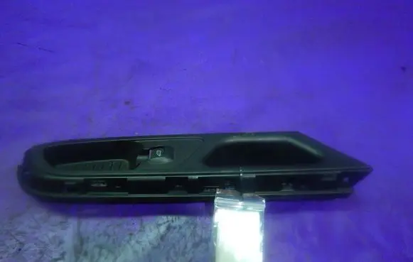 Ford Mondeo MK IV Quarter vent window switch AV11R240A40ACW