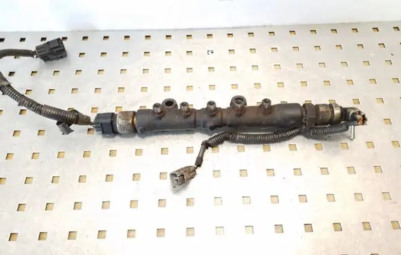 Toyota Avensis T250 Fuel main line pipe 8945860010