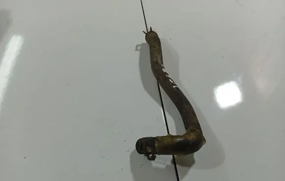 Engine coolant pipe/hose