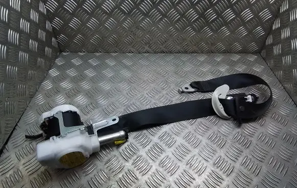Lexus ES 250 - 300 - 330 Front seatbelt 7X8410P Q075601 N088612