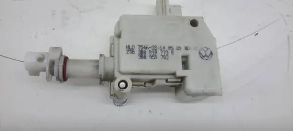 Volkswagen PASSAT B5.5 Central locking motor 3B0810773B 3B0959782
