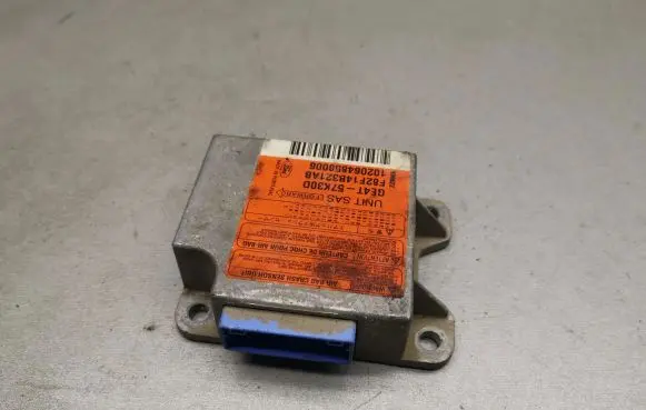 Mazda 626 Airbag control unit/module GE4T57K30D
