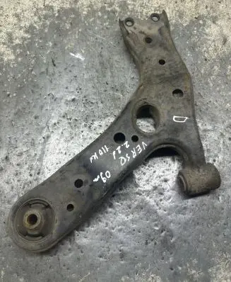 Toyota Verso Front lower control arm/wishbone