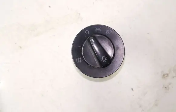 Volkswagen Golf IV Light switch 1C0941531