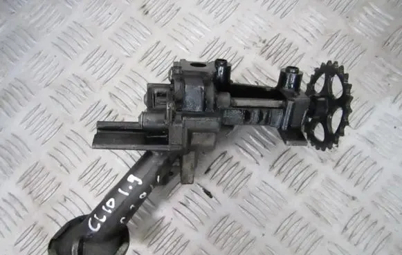 Renault Clio II Oil pump 7700600251 7700600252
