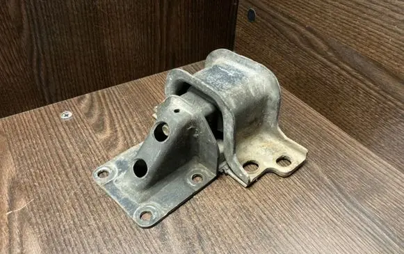 Citroen Jumper Engine mount bracket 1346984080