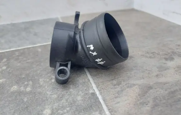 Skoda Octavia Mk2 (1Z) Air intake hose/pipe 3C0129635