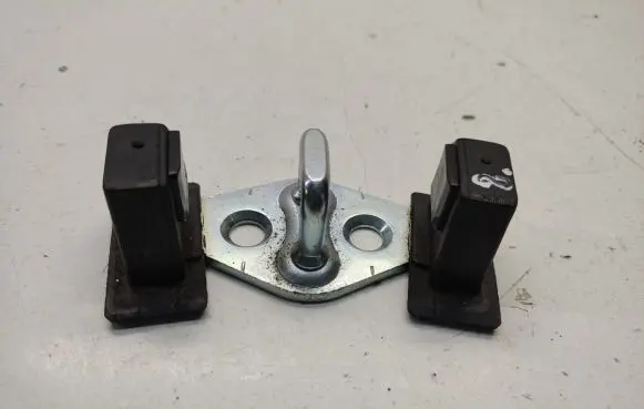 KIA Sportage Trunk lock loop 
