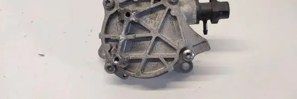 Volvo XC40 Vacuum pump 32257020