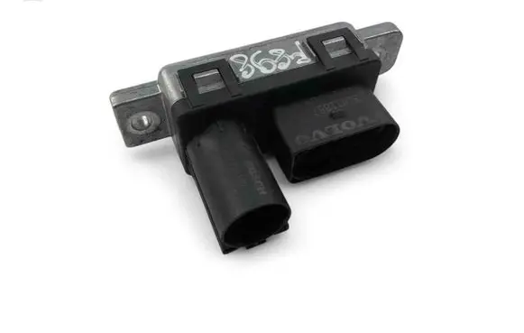 Volvo V60 Glow plug pre-heat relay 31411857