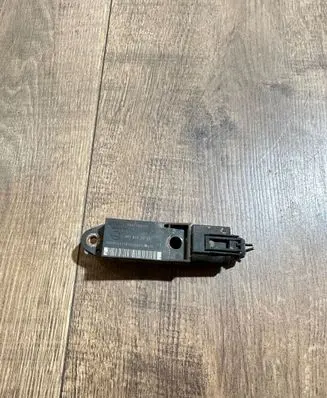 Mercedes-Benz E W211 Airbag deployment crash/impact sensor A0028202726 2822726500402