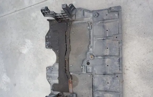 Lexus GS 300 350 430 450H Engine splash shield/under tray