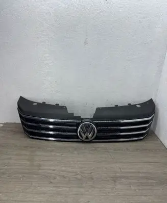 Volkswagen PASSAT B7 Front bumper upper radiator grill 3AA853651