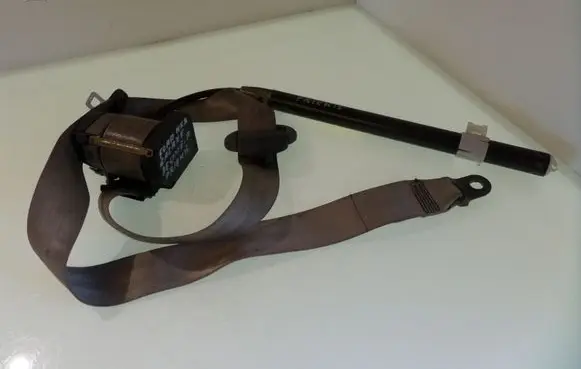 Ford Galaxy Front seatbelt 7M0857706C 95VW611B08